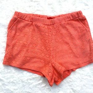 Red by Saks Fifth Avenue Size M pale orange laced shorts w/ side pockets